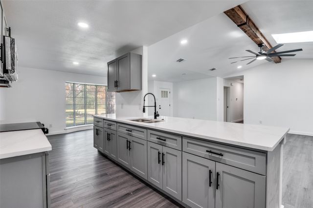 1241 Springbrook Drive, Desoto, TX 75115