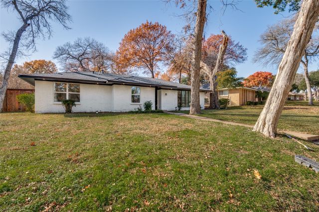 1241 Springbrook Drive, Desoto, TX 75115