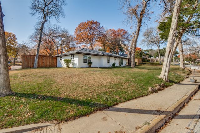 1241 Springbrook Drive, Desoto, TX 75115