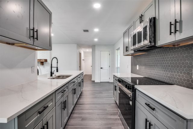 1241 Springbrook Drive, Desoto, TX 75115