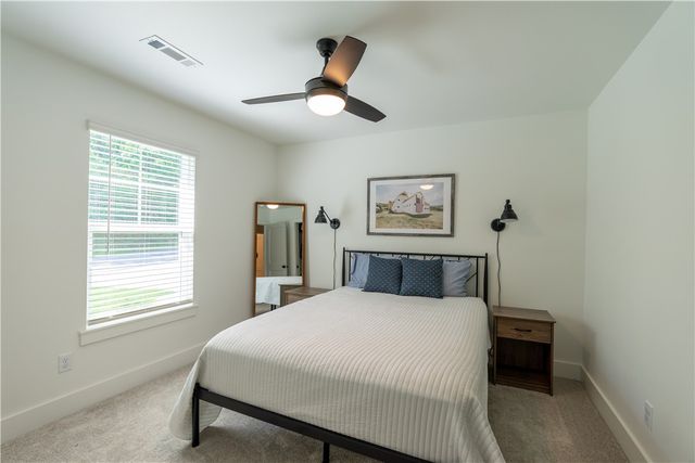 19 Ironside Lane, Bella Vista, AR 72715