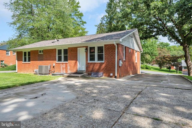 4804 HENDERSON RD, Temple Hills, MD 20748