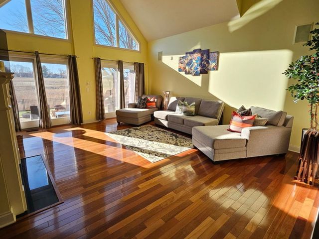 6 Stonebrook Court, Bloomington, IL 61704