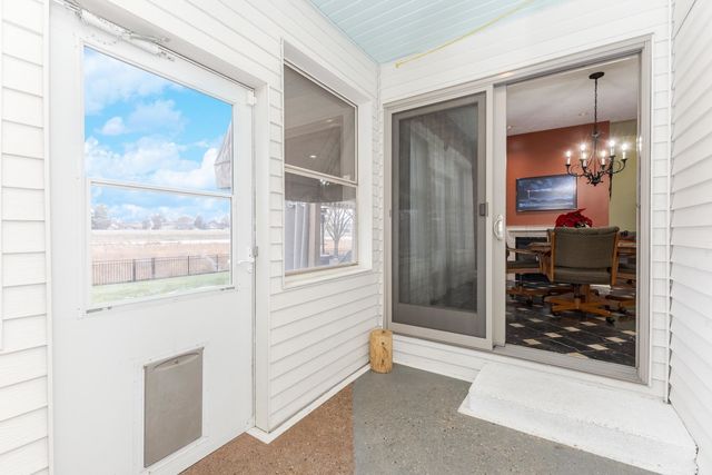 6 Stonebrook Court, Bloomington, IL 61704