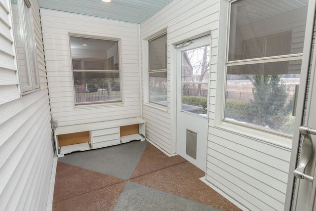 6 Stonebrook Court, Bloomington, IL 61704