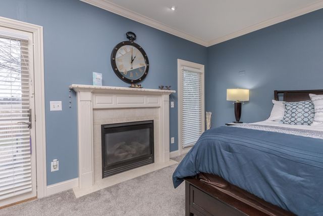 6 Stonebrook Court, Bloomington, IL 61704