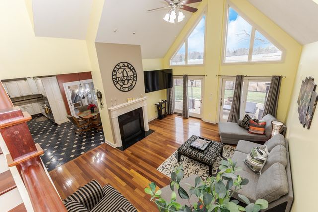 6 Stonebrook Court, Bloomington, IL 61704