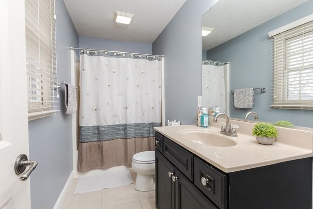 6 Stonebrook Court, Bloomington, IL 61704