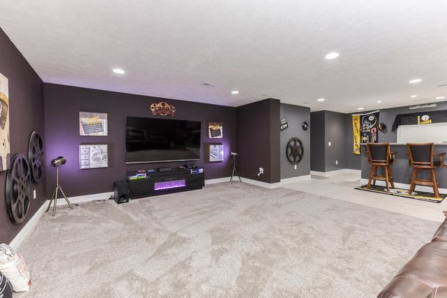 6 Stonebrook Court, Bloomington, IL 61704