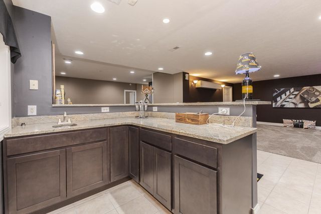 6 Stonebrook Court, Bloomington, IL 61704