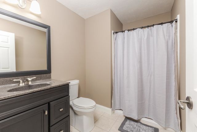 6 Stonebrook Court, Bloomington, IL 61704