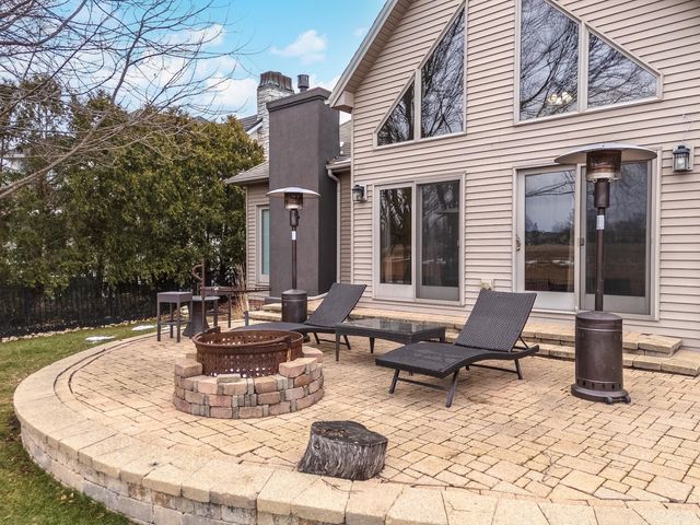 6 Stonebrook Court, Bloomington, IL 61704