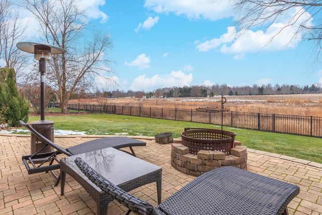 6 Stonebrook Court, Bloomington, IL 61704