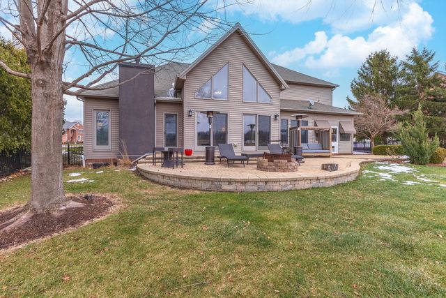 6 Stonebrook Court, Bloomington, IL 61704