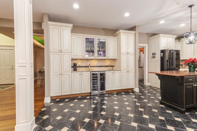 6 Stonebrook Court, Bloomington, IL 61704