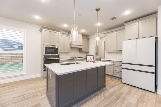 4827 Highland Stream Court, Fulshear, TX 77441