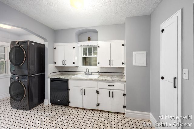 2457 Godwin Avenue, Grand Rapids, MI 49507