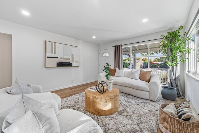 716 Kiely Boulevard, Santa Clara, CA 95051