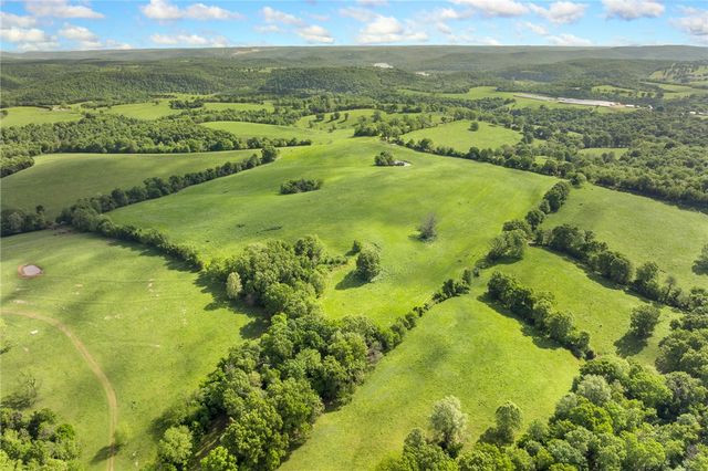 706 County Road 650, Green Forest, AR 72638