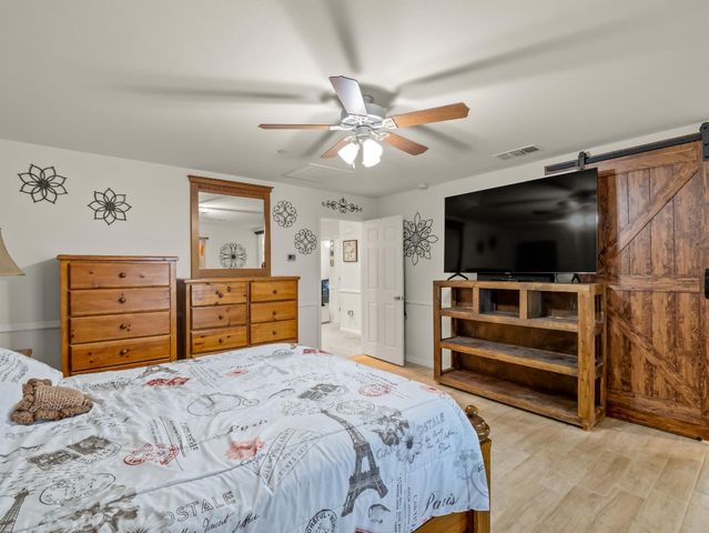 3925 Griffith Avenue, Clovis, CA 93619