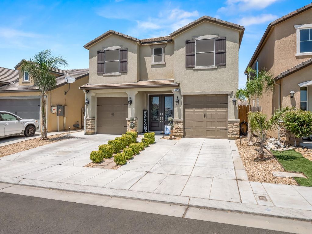 3925 Griffith Avenue, Clovis, CA 93619