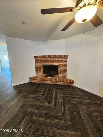 5951 W GLENN Drive, Glendale, AZ 85301