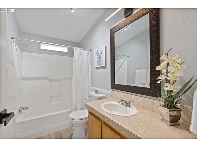 1475 ABBEY Ln, Lafayette, OR 97127