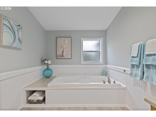 1475 ABBEY Ln, Lafayette, OR 97127