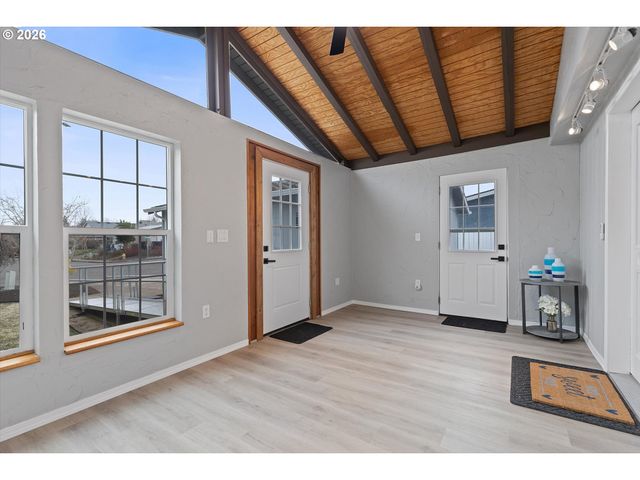 1475 ABBEY Ln, Lafayette, OR 97127