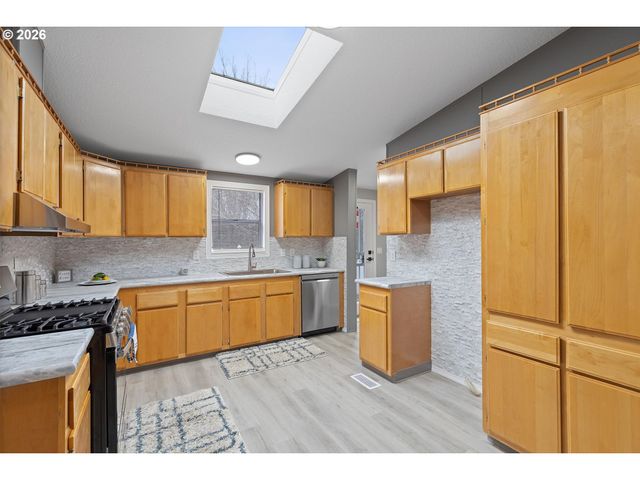 1475 ABBEY Ln, Lafayette, OR 97127