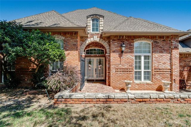 2301 Bay Hill Place, Edmond, OK 73034