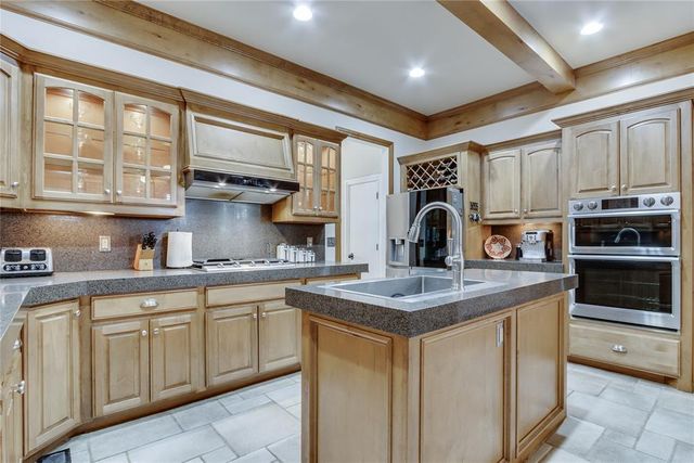 2301 Bay Hill Place, Edmond, OK 73034