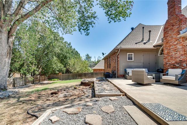 2301 Bay Hill Place, Edmond, OK 73034