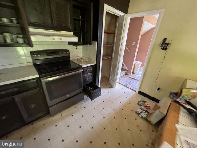 41 DORSET DR, Broomall, PA 19008