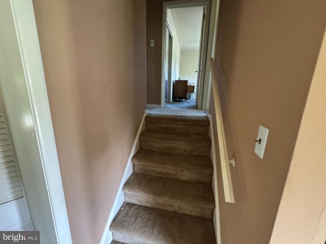 41 DORSET DR, Broomall, PA 19008