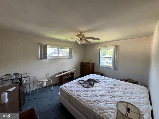 41 DORSET DR, Broomall, PA 19008