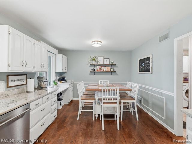 3360 Pleasant Valley Road, Brighton, MI 48114