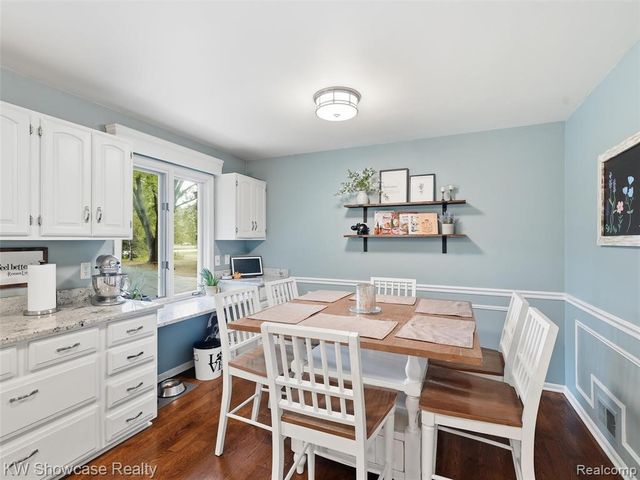 3360 Pleasant Valley Road, Brighton, MI 48114