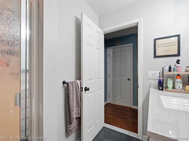 3360 Pleasant Valley Road, Brighton, MI 48114