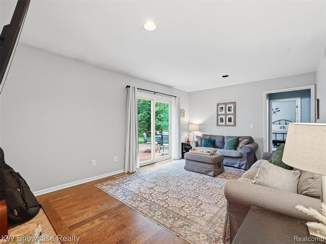3360 Pleasant Valley Road, Brighton, MI 48114