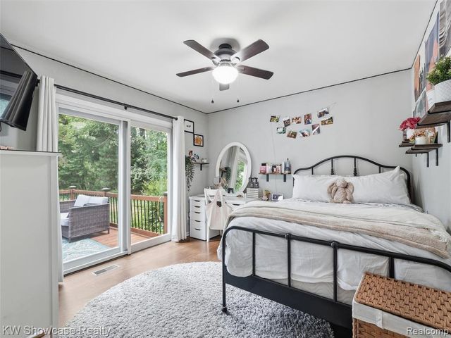 3360 Pleasant Valley Road, Brighton, MI 48114