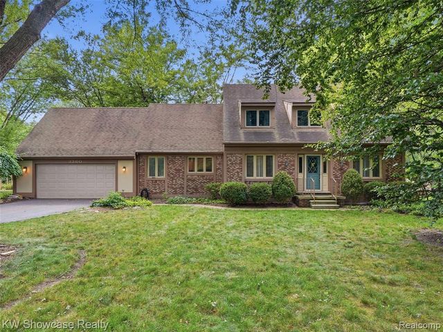 3360 Pleasant Valley Road, Brighton, MI 48114