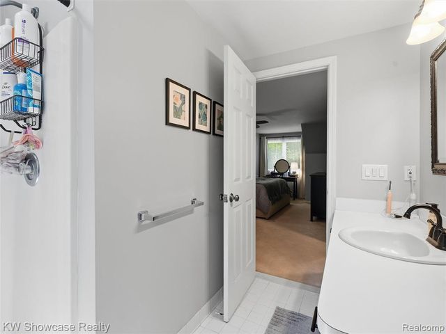 3360 Pleasant Valley Road, Brighton, MI 48114