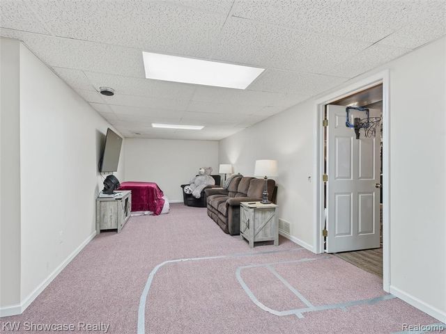 3360 Pleasant Valley Road, Brighton, MI 48114