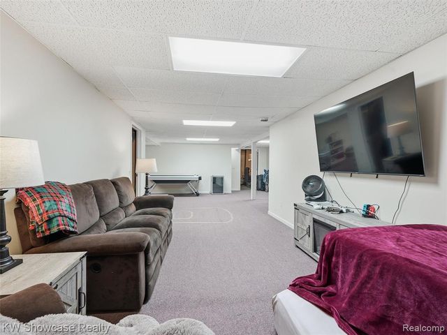 3360 Pleasant Valley Road, Brighton, MI 48114