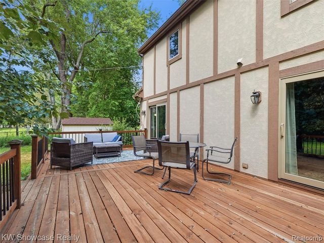 3360 Pleasant Valley Road, Brighton, MI 48114
