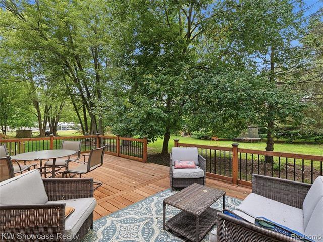 3360 Pleasant Valley Road, Brighton, MI 48114