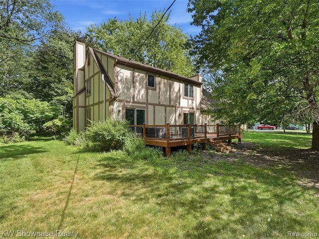3360 Pleasant Valley Road, Brighton, MI 48114
