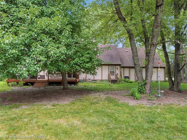 3360 Pleasant Valley Road, Brighton, MI 48114