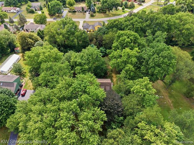 3360 Pleasant Valley Road, Brighton, MI 48114